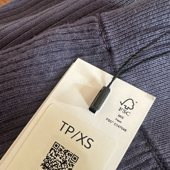 Lot 4 brand new bottoms - bulk clothing for keeping or reselling - Picture 11 of 12